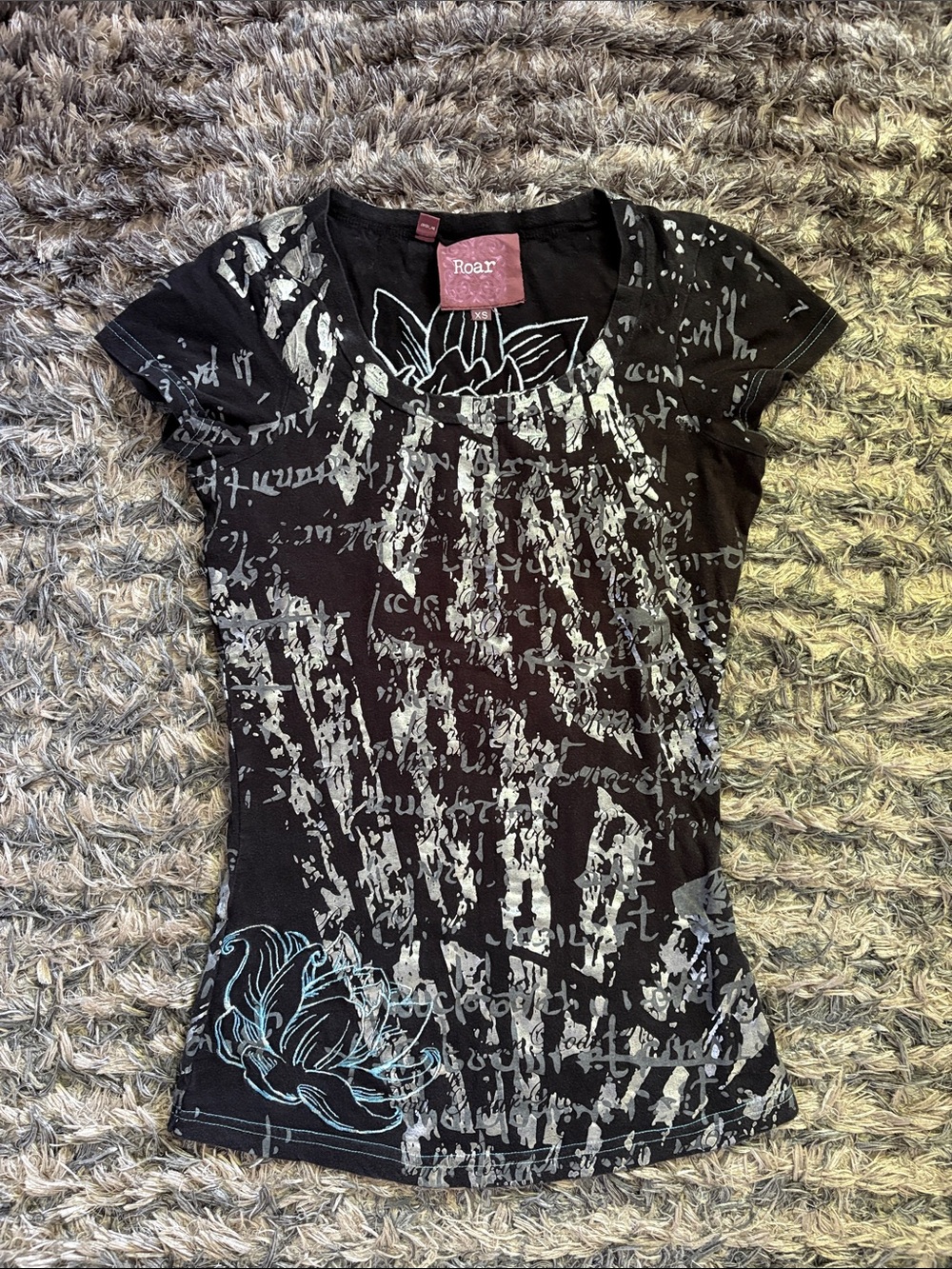 Roar Black Short Sleeve Cotton Tee Gray Scripts Blue Floral Embroidery XS